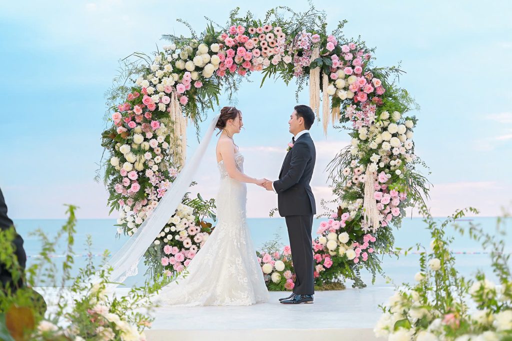 Đám cưới lãng mạn bên bờ biển